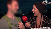 Öffentliches deutsches Casting auf der Straße mit unbekannten Leuten